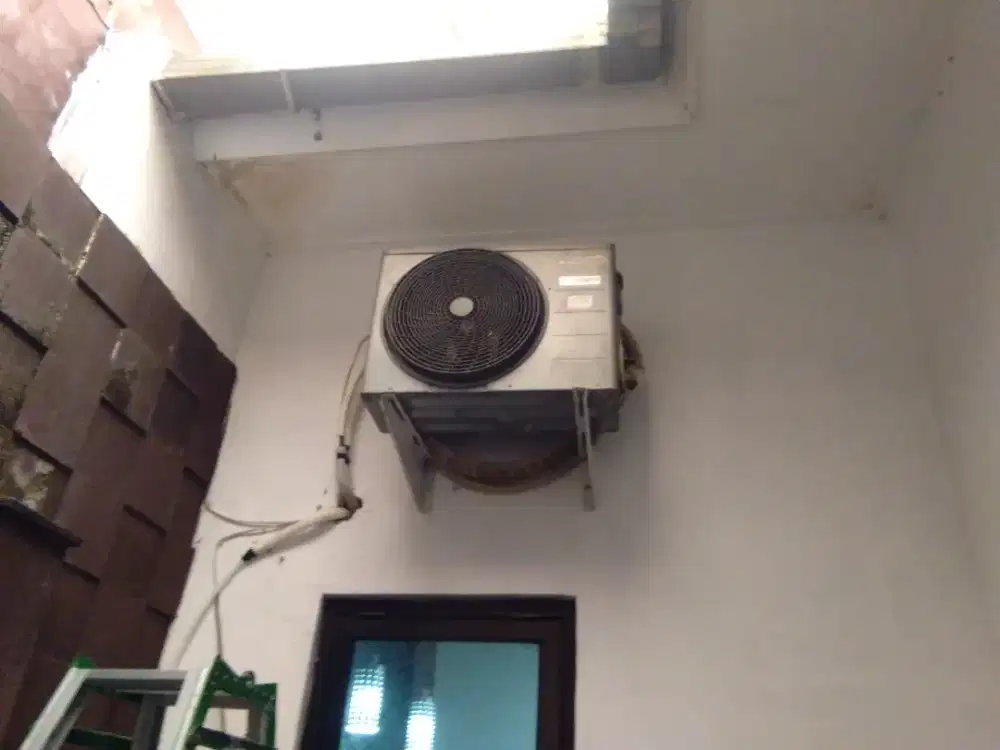 Service AC Bergaransi