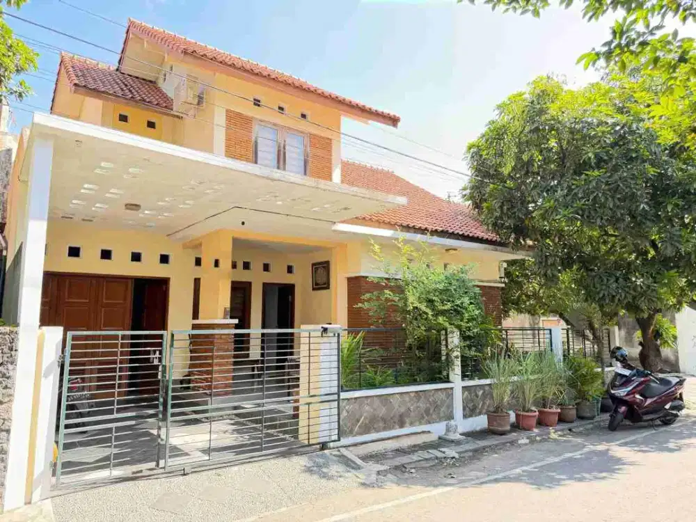 Rumah Bagus Terawat 2lt Strategis di Sumber