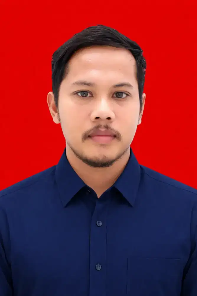 Saya iqbal suharja seorang driver dan saya sedang mencari pekerjaan