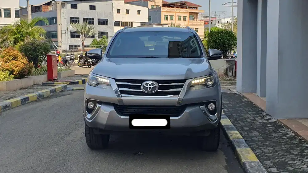 Km 63 ribu toyota fortuner vrz diesel 2017 silver pajak panjang