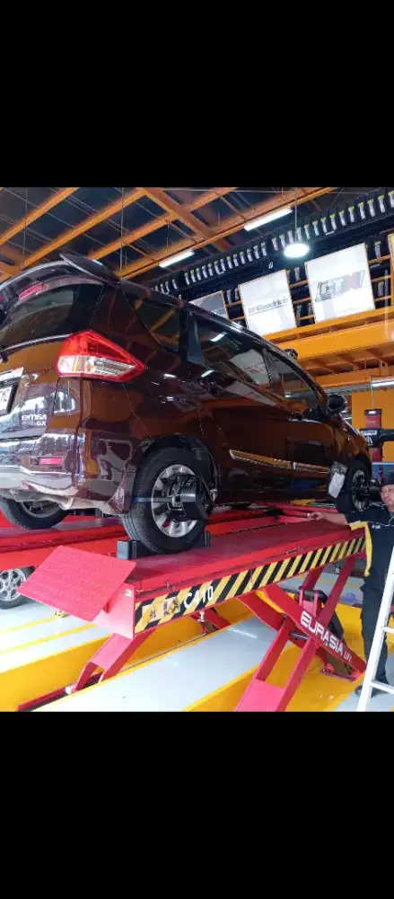 Sewa mobil harian Ertiga 2013