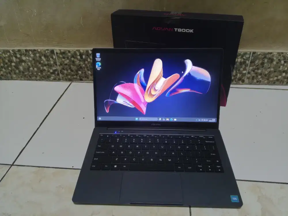 Laptop Advan, Tbook 1405 -CELERON N100 -SSD 128GB -4GB - MULUS