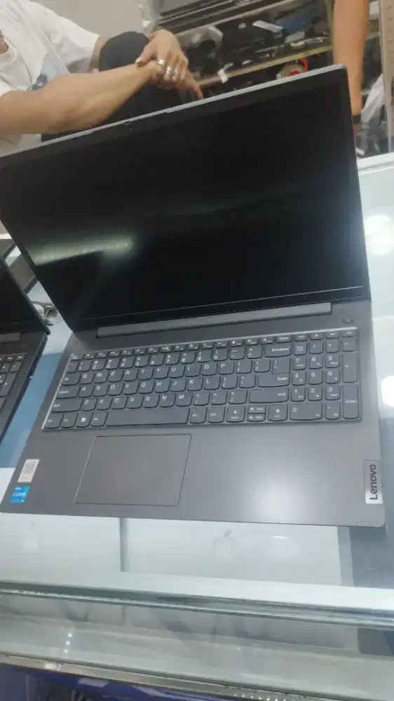 Laptop Lenovo core i3 gen 12