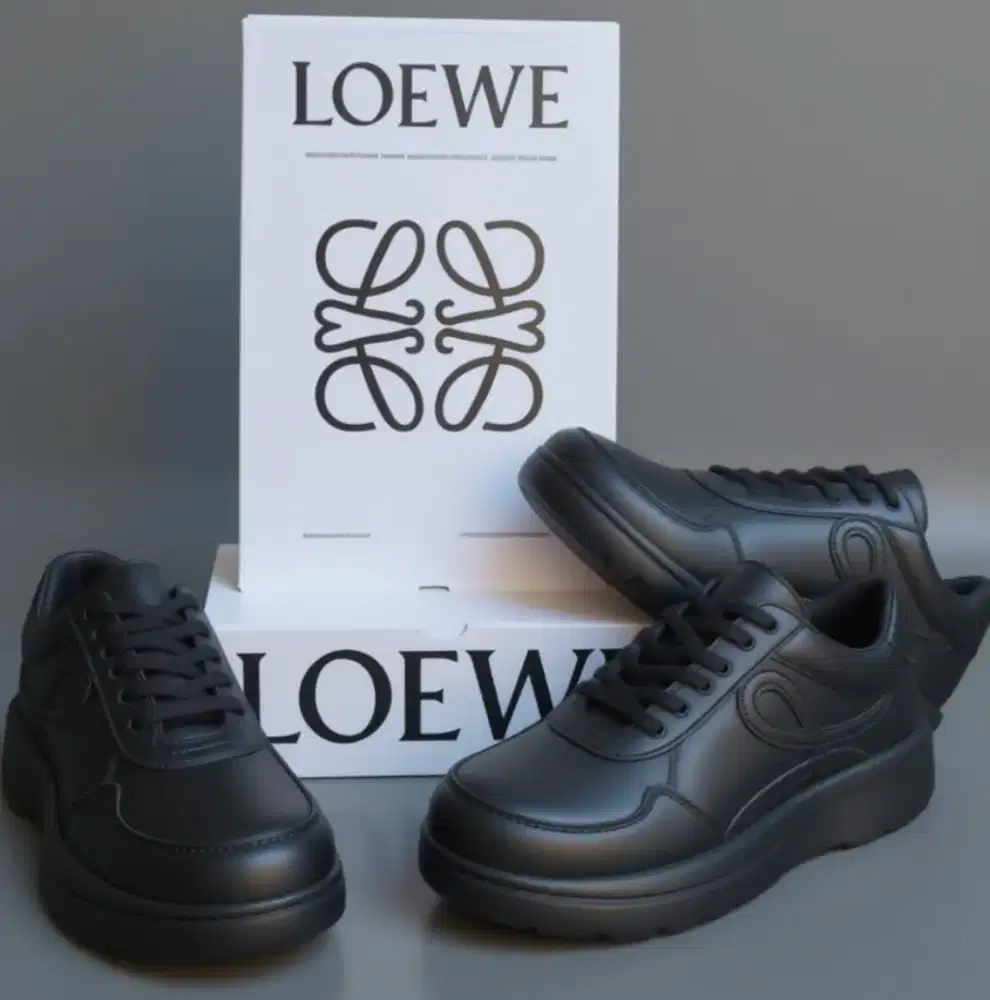 Sepatu LOEWE hitam full kulit Sz 44