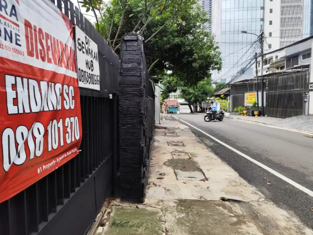 Disewakan rumah murah selangkah dari SCBD