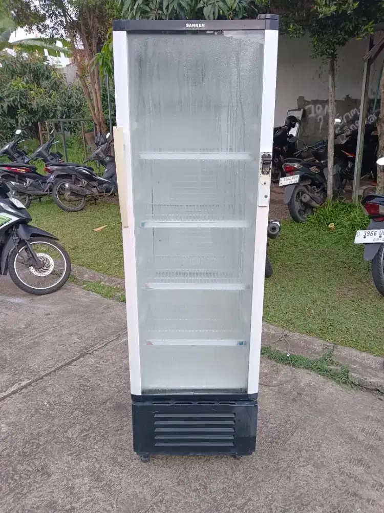 Showcase sanken ukuran paling besar normal