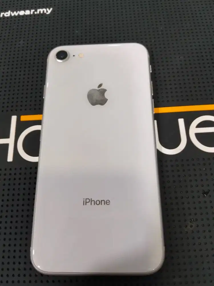Dijual second iPhone 8 64gb