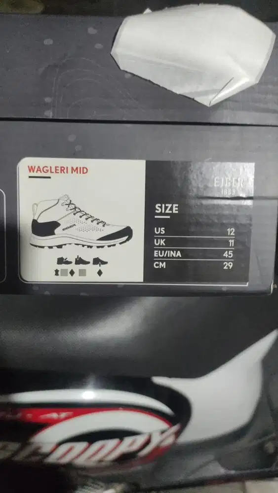 Sepatu eiger second