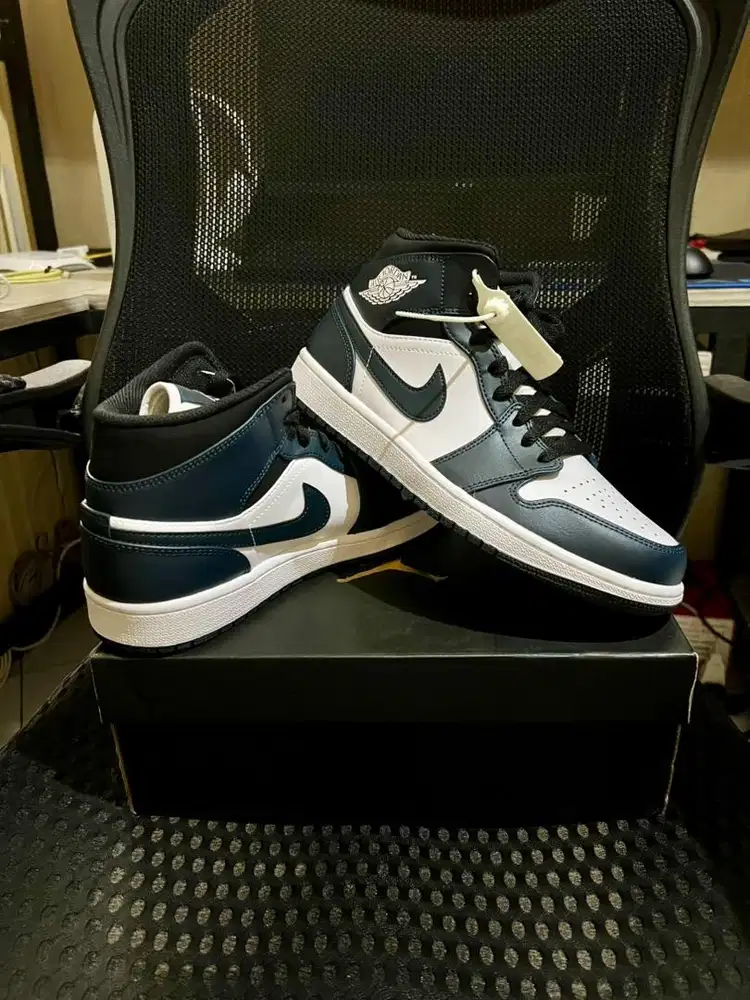 Nike Air Jordan 1 Mid Armory Navy