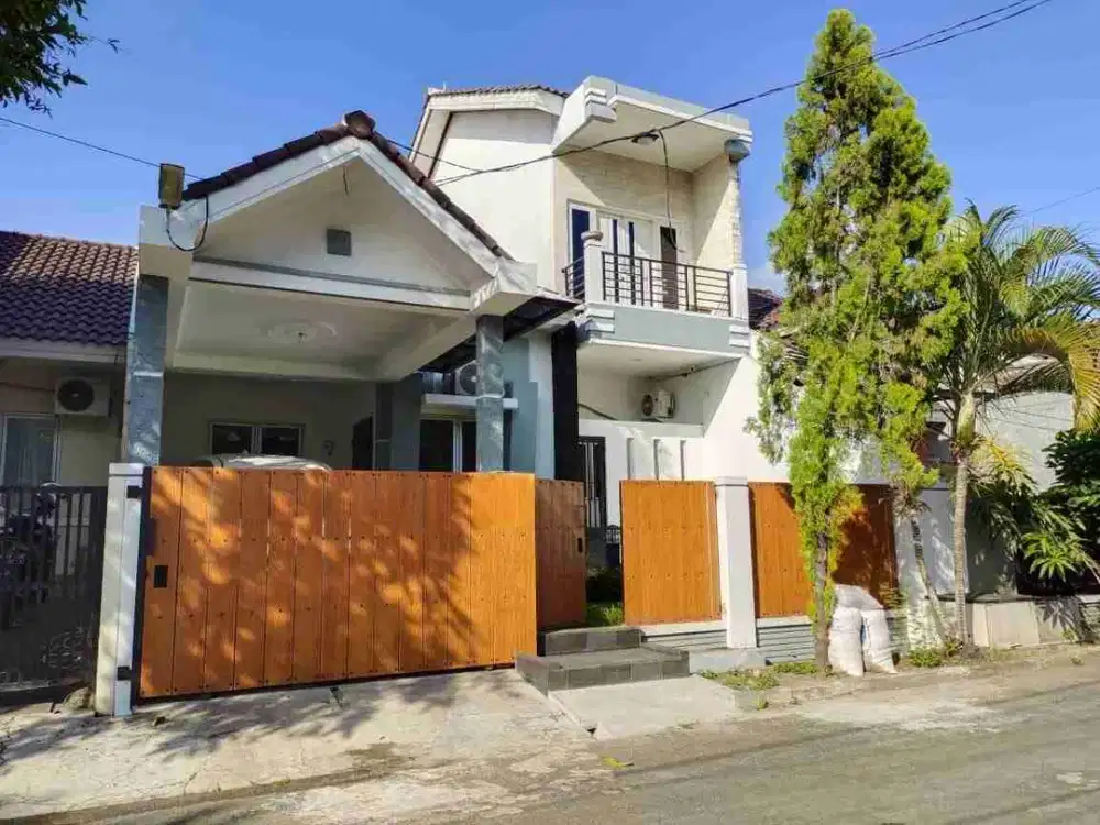 Rumah Rapih 2 Lantai Dekat Pusat Kuliner Di Bulevard Hijau Bekasi