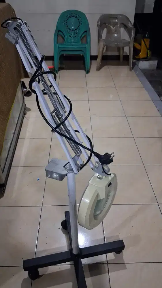 Facial LED ( alar kecantikan)