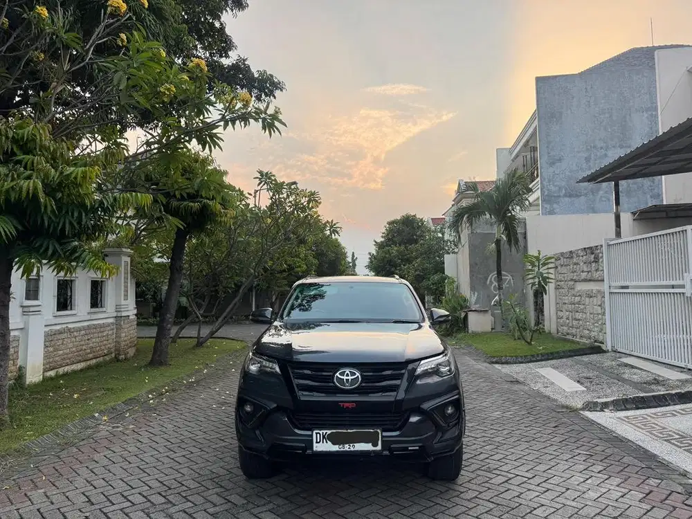 Toyota Fortuner VRZ TRD Sportivo 2.4 Diesel Matix 2019 Grey Plat DK