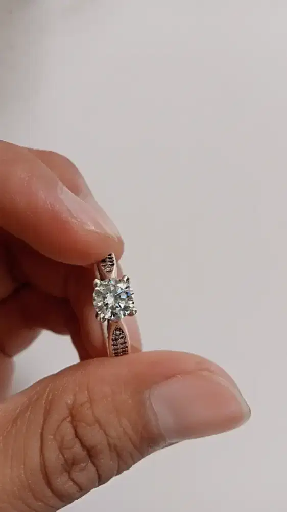 Batu Moissanite perak 925