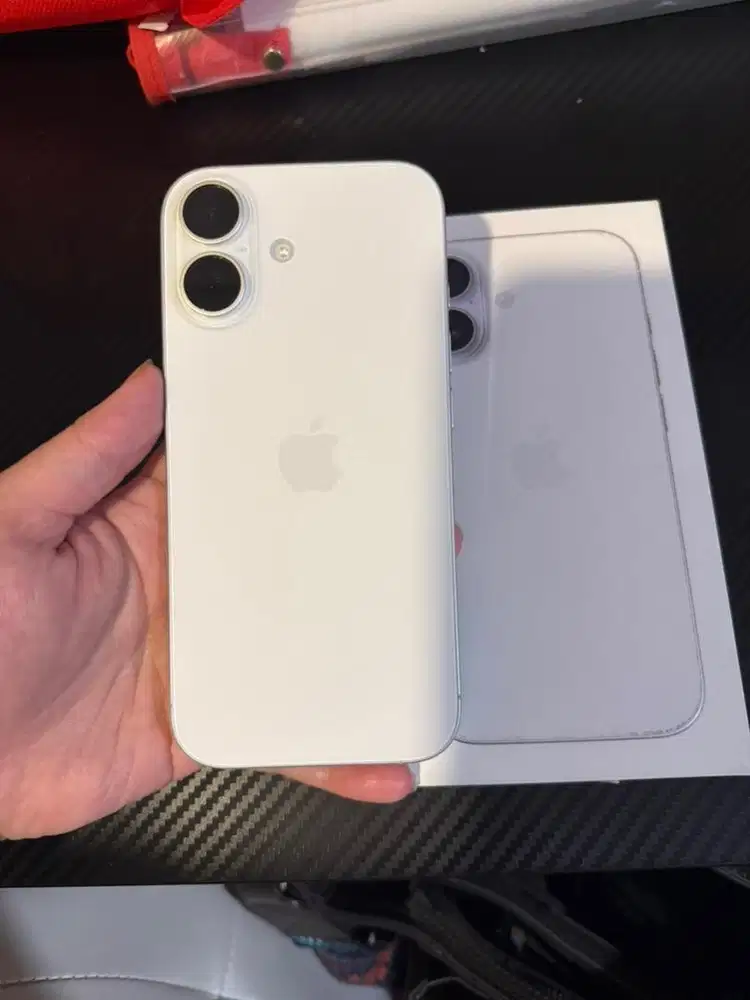 iPhone 17 256GB White Garansi on iBox Like New