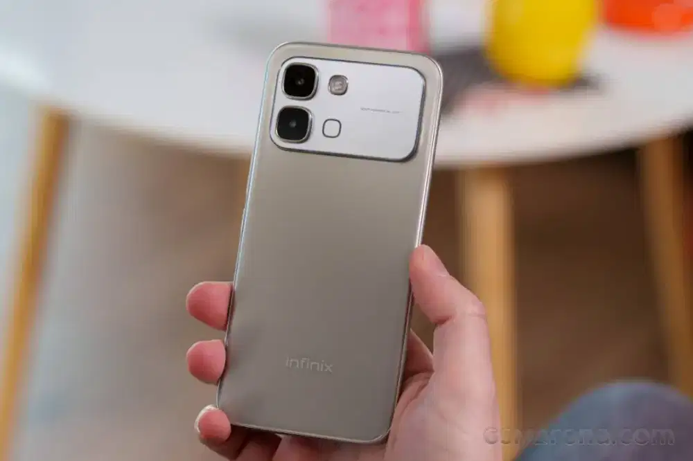 Di jual Infinix edge 5g 8 /256 mulus lengkap msh garansi