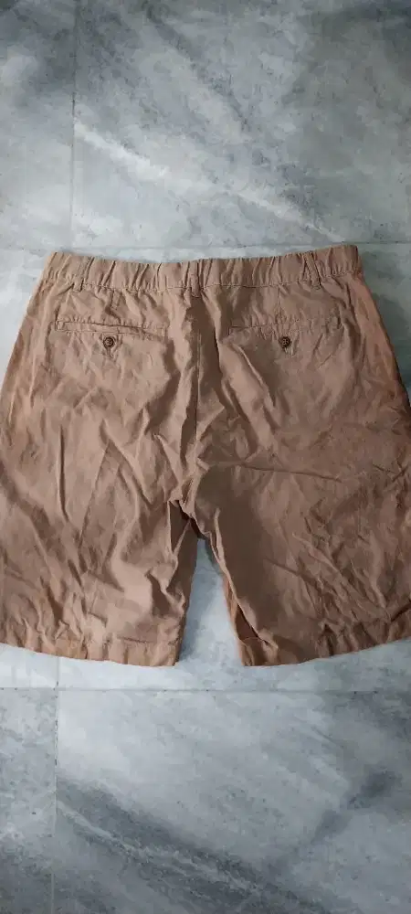 Celana pendek Giordano coklat muda