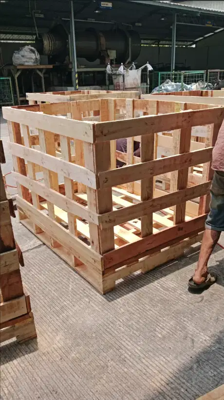 Palet Kayu Logistik
