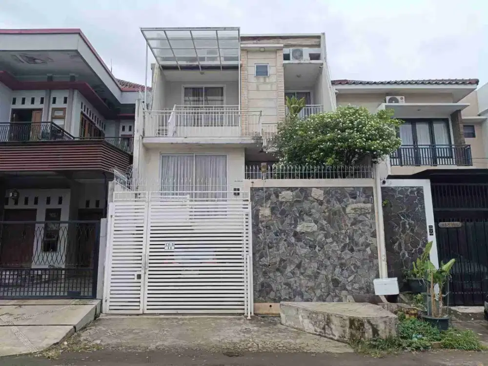 rumah elegan minimalis di billy moon pondok kelapa