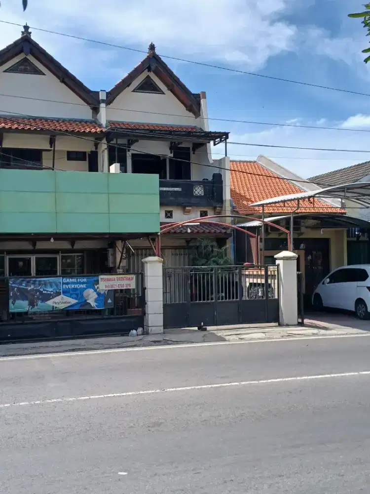 Dikontrakkan Rumah Usaha 2 Lantai diRaya Cemengkalang