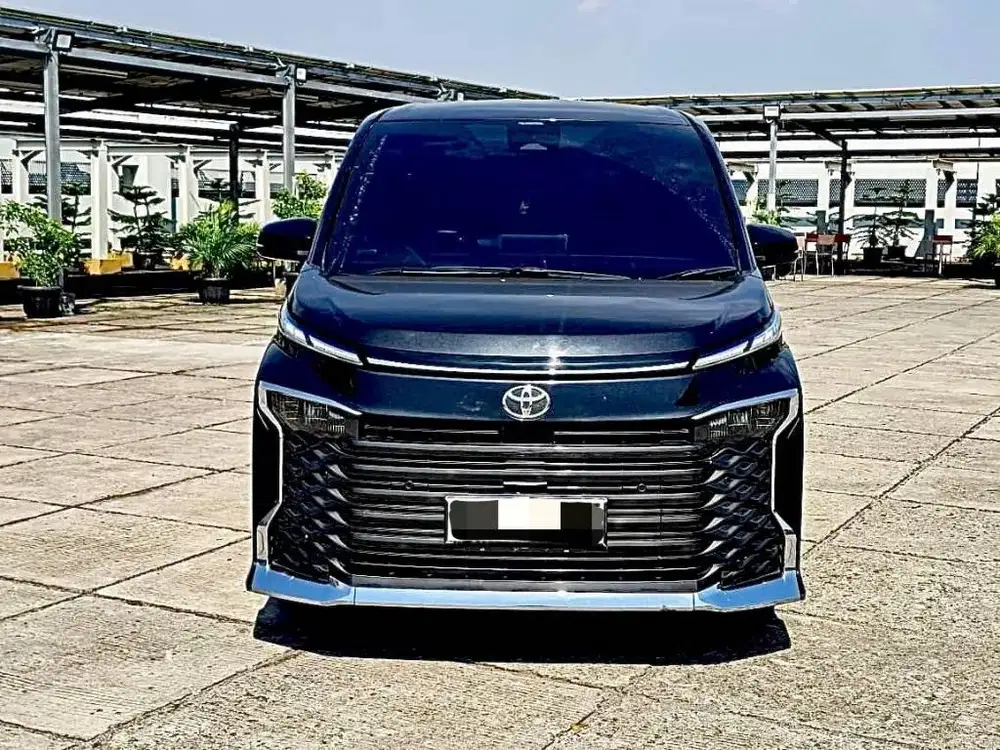 DP 65JT TOYOTA VOXY 2.0 AT MATIC AUTOMATIC 2023 HITAM SIAP PAKAI