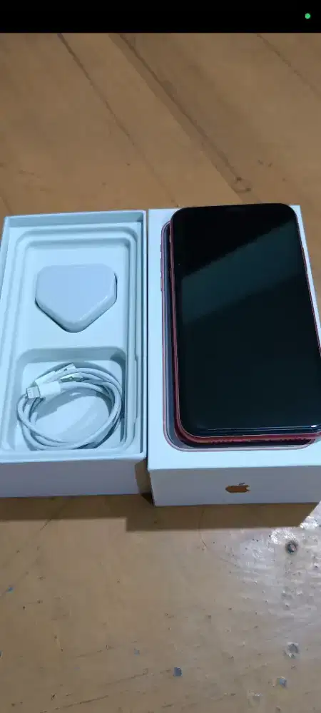 Iphone xr 128gb inter LLA rasa ibox fullset original mulus LIKENEW