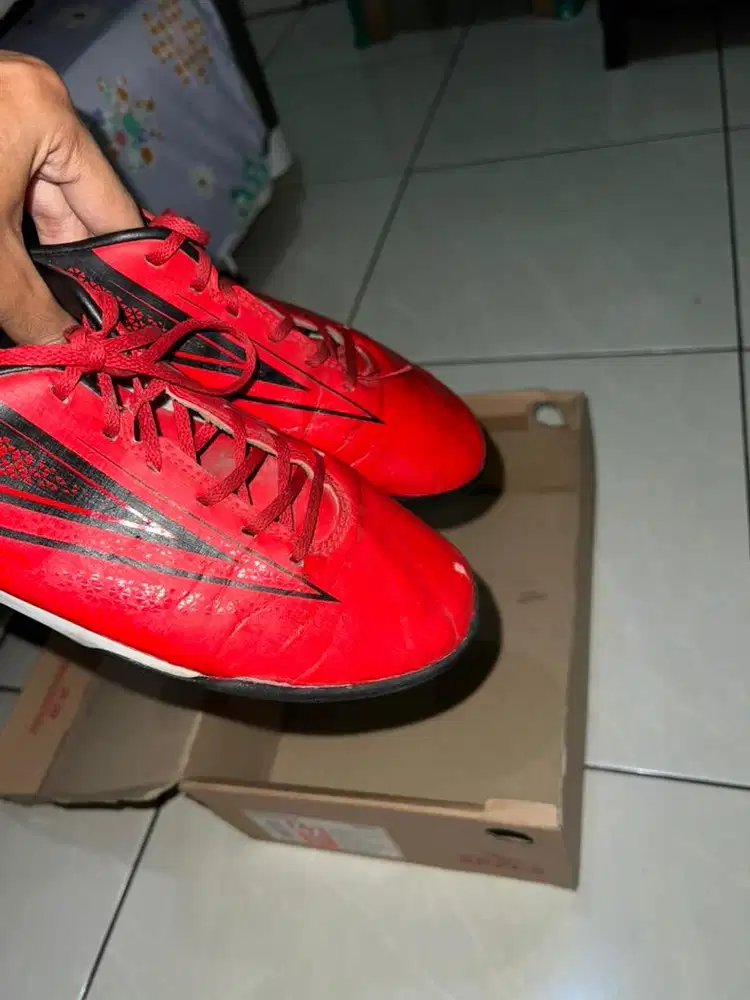 Sepatu Futsal Specs