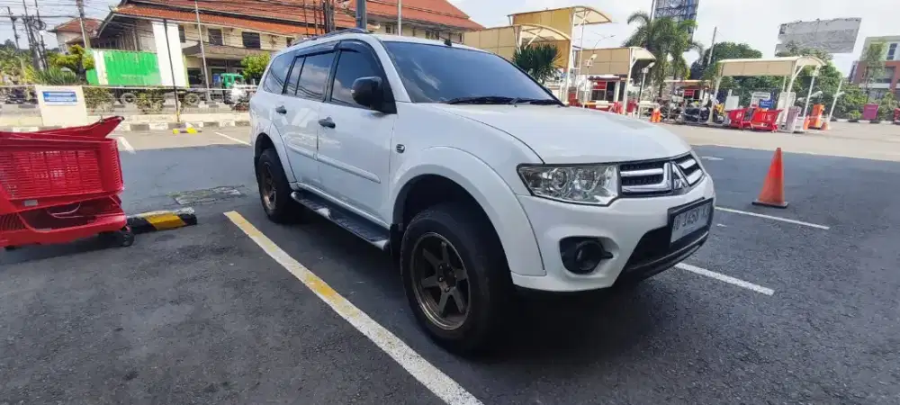 Dijual Mitsubishi Pajero Sport Putih kondisi dan rawatan istimewa