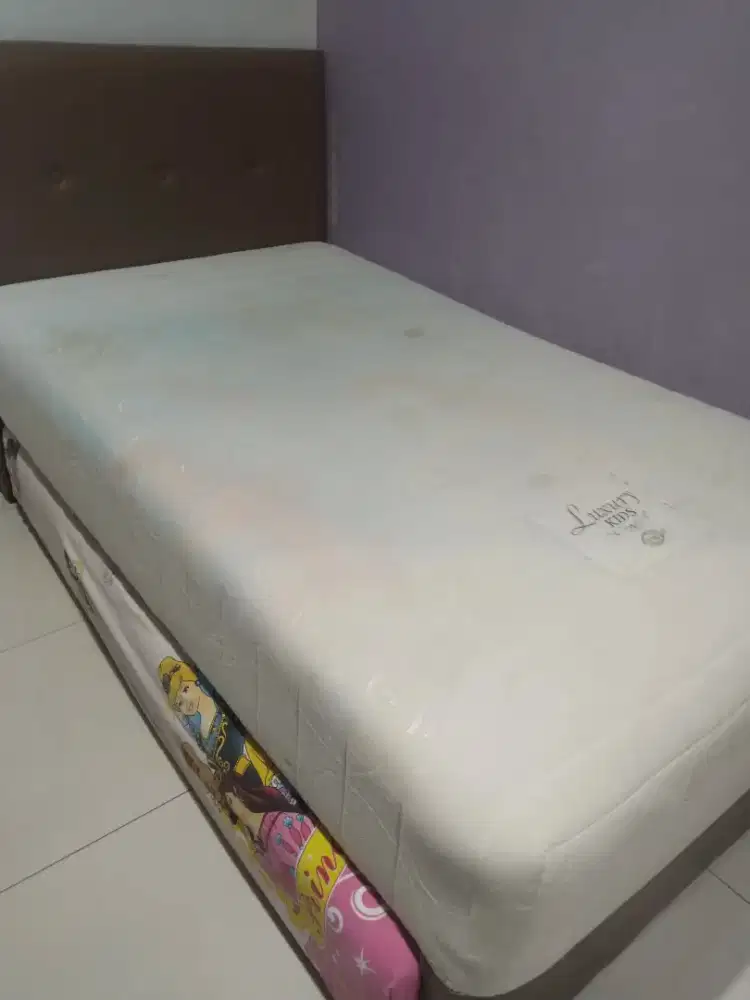 Springbed single atas aja pribadi