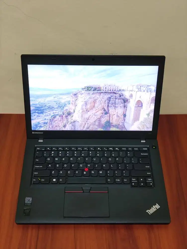 LAPTOP 2 JUTAAN Lenovo Thinkpad T450 Core i5