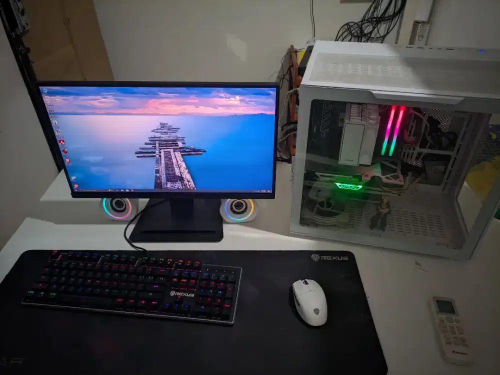 PC Gaming Siap Pakai - Ryzen 5 5600 + RX 6600XT,RAM 16GB Monitor 100hz