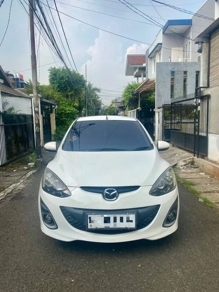 Mazda 2 1.5 HB RZ AT 2013 White
