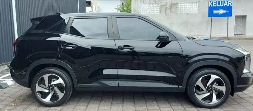 Mitsubishi XForce Ultimate 1.5 at Matic Hitam  Mulus Desember 2024