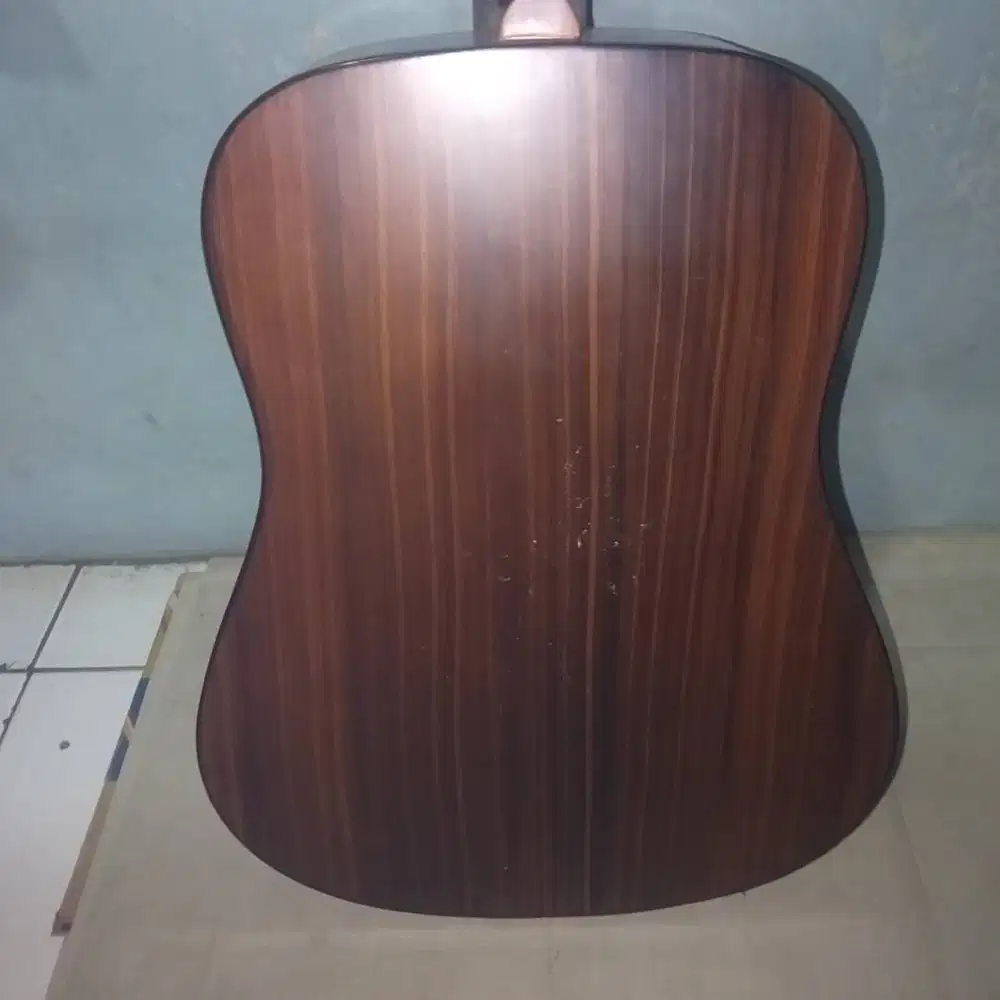 Gitar akustik Cort