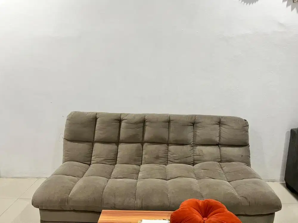 Sofa bisa jadi tempat tidur