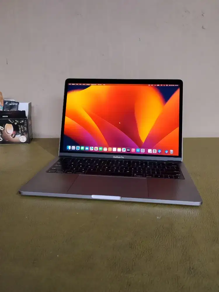 MacBook Pro 2017 8/256 Space Grey