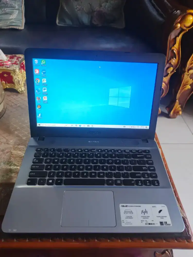 Laptop Asus Ssd 256gb Ram 4gb ddr4 terawat siap pake ktek mnus(Nego)