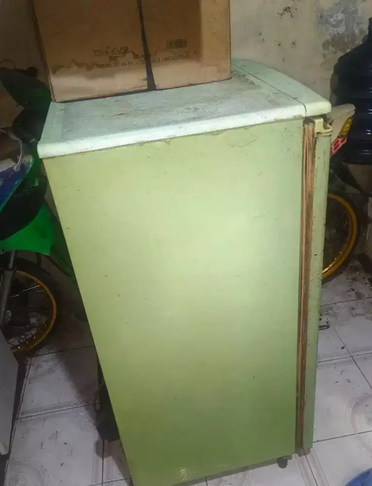 DI JUAL KULKAS BEKAS MASIH BAGUS