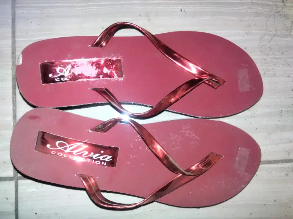 Sandal cewek merah