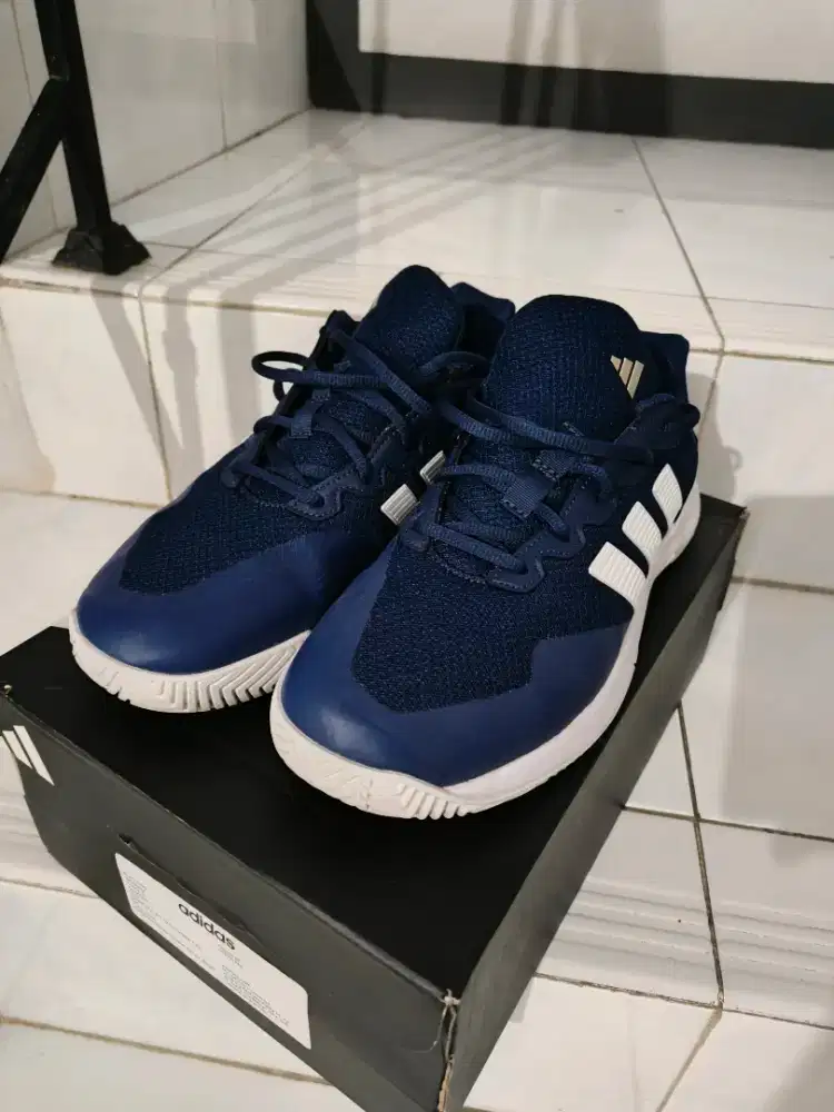 Sepatu adidas gamecourt 2