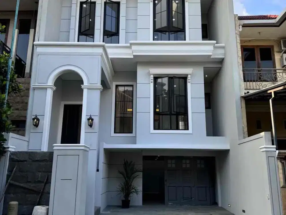 baru gress‼️jual rumah American style di Graha Family surabaya barat