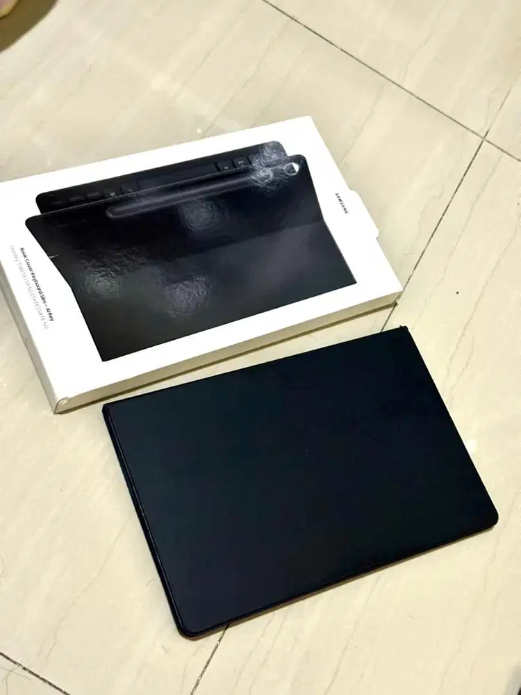 WTS Samsung Book Cover Keyboard original S9 / S9FE