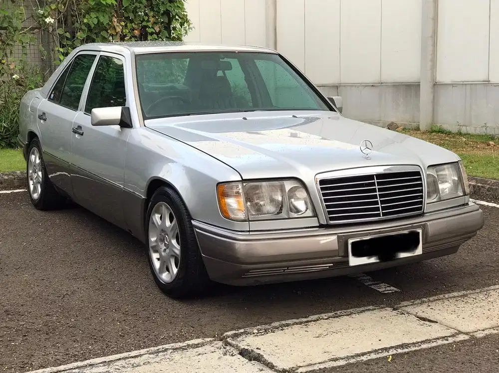 Mercedes Benz W124 E220 MT 1994
