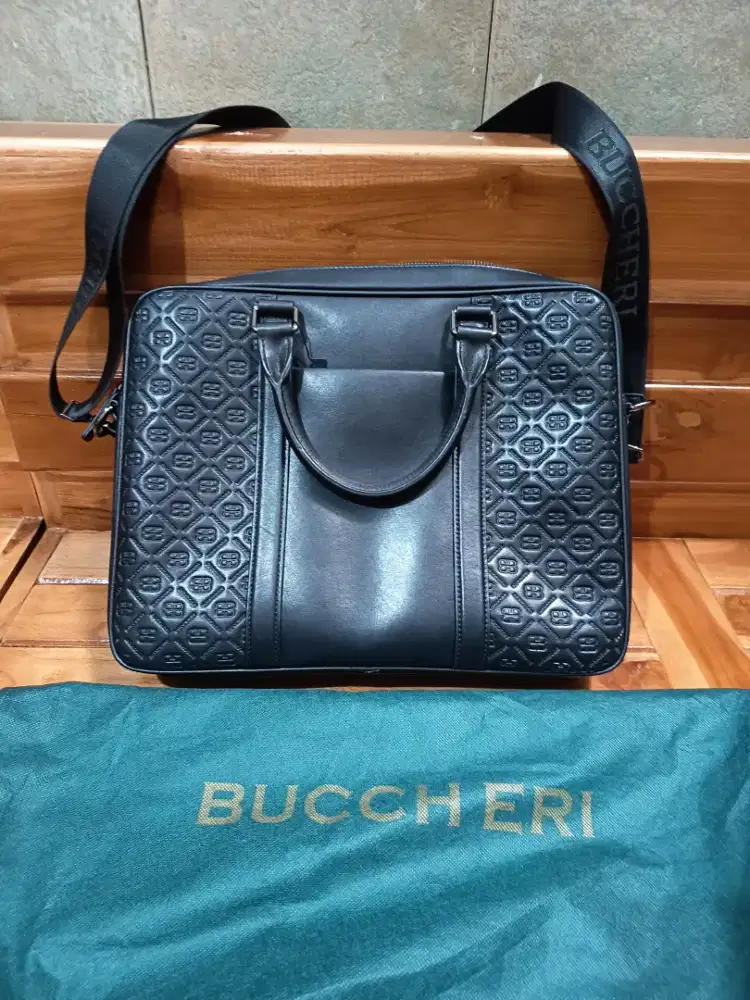 Tas kulit  buccheri