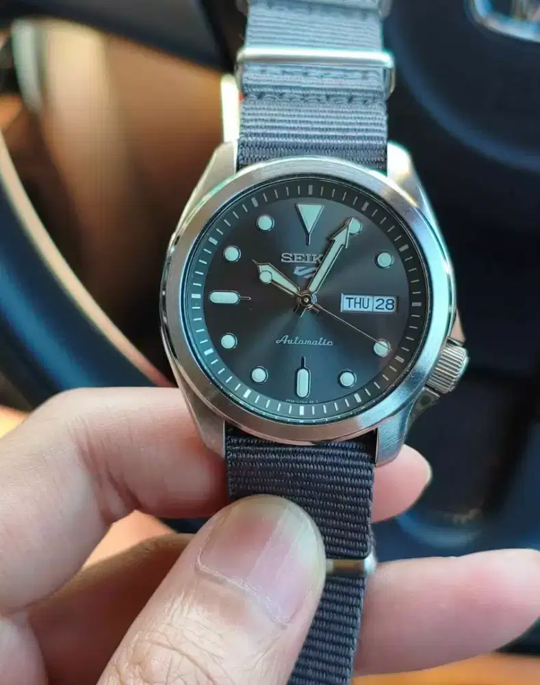 Seiko 5 Sports SRPE61K1 Grey Dial Automatic Second Original - Fullset