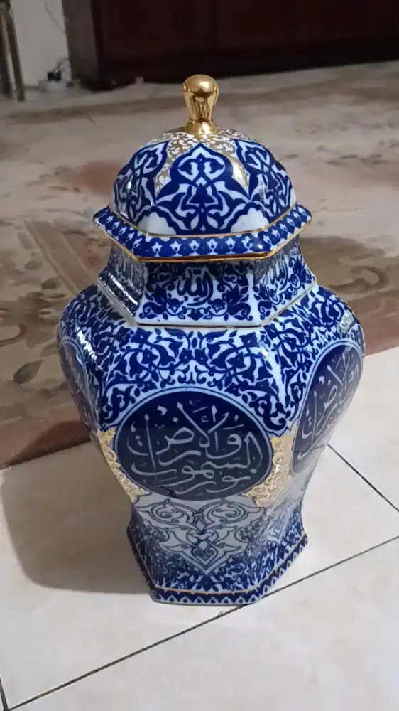 Guci koleksi lawas