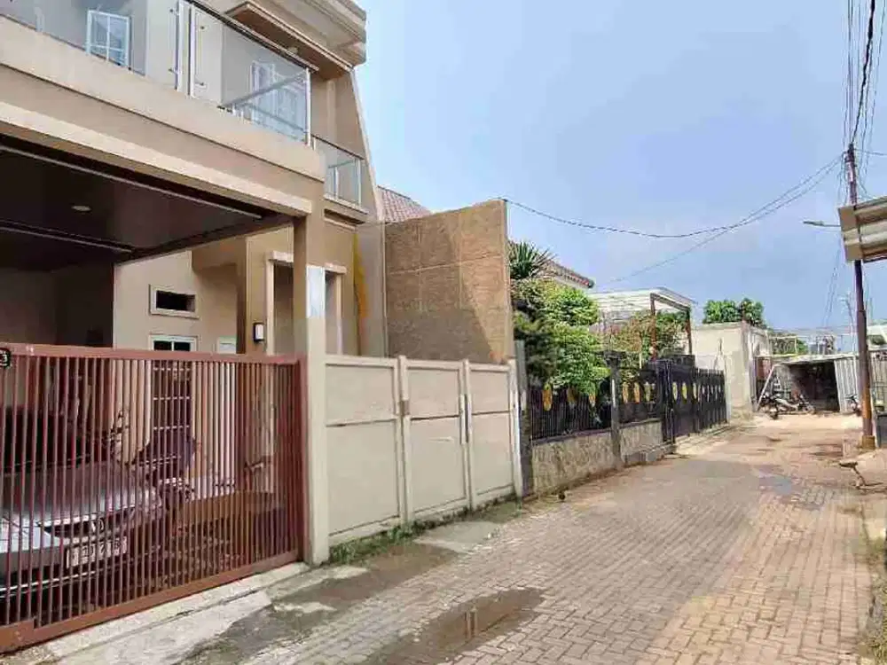 Rumah 2 lantai siap huni di Makasar Jakarta Timur