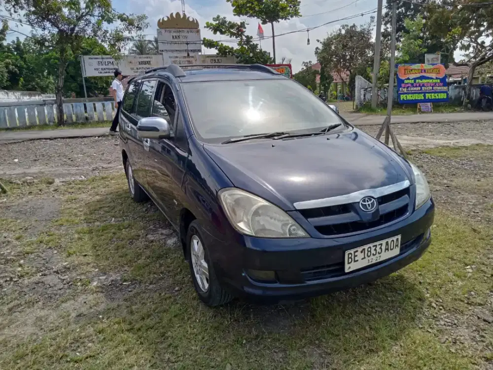 Toyota Kijang Innova bensin