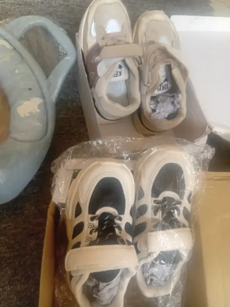 Dudukan toilet anak bekas rasa baru free sepatu