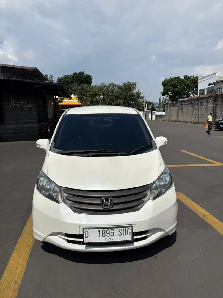 Honda Freed 2010 Bensin