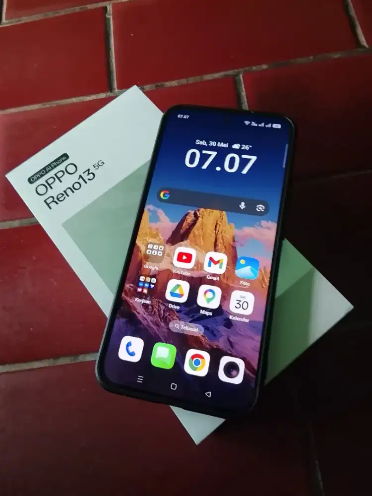 OPPO Reno 13 5G RAM 12+12 GB, Memori Internal 256 GB